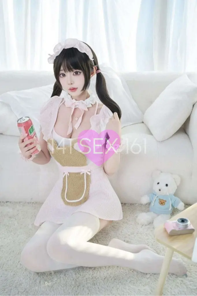 婴儿, 年龄: 18, 身高: 168 厘米, 三围: 34-24-35
