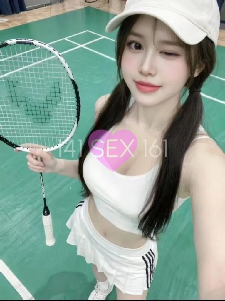 baby, Age: 20, Height: 172 cm, Parameters: 34-24-35