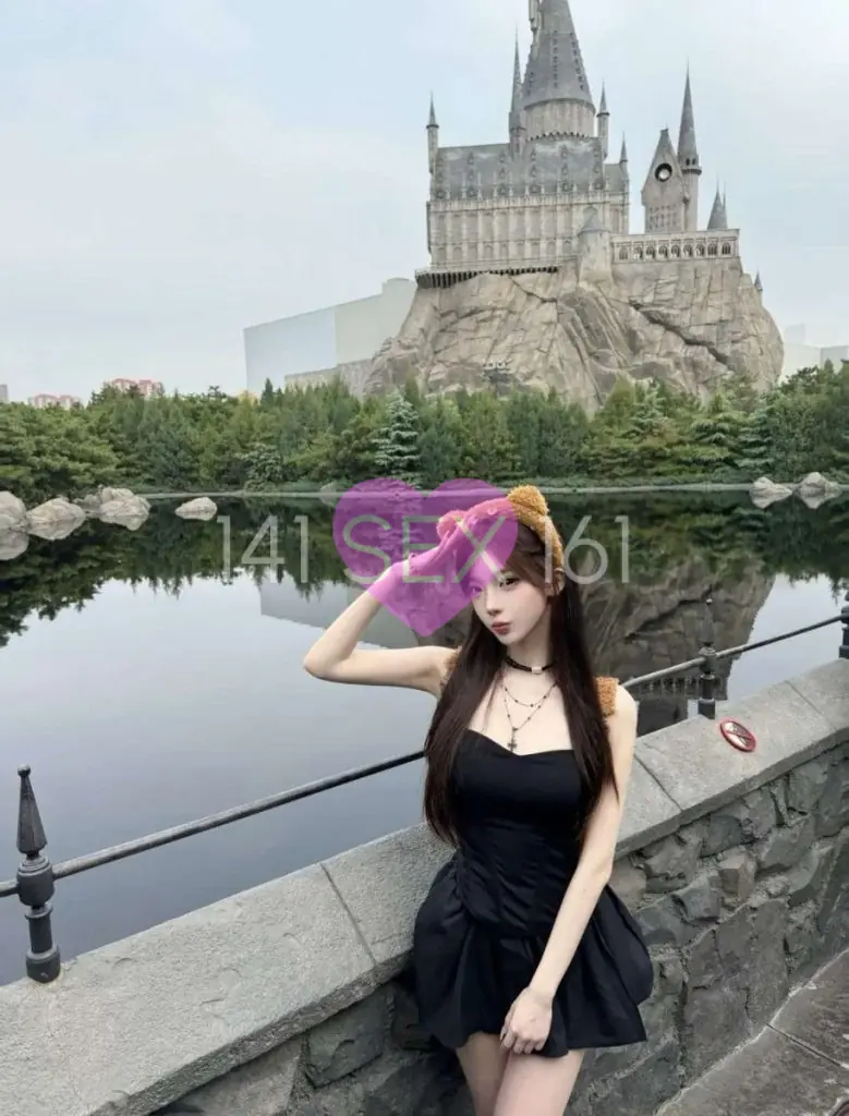 Baoer, Age: 19, Height: 169 cm, Parameters: 33-23-34