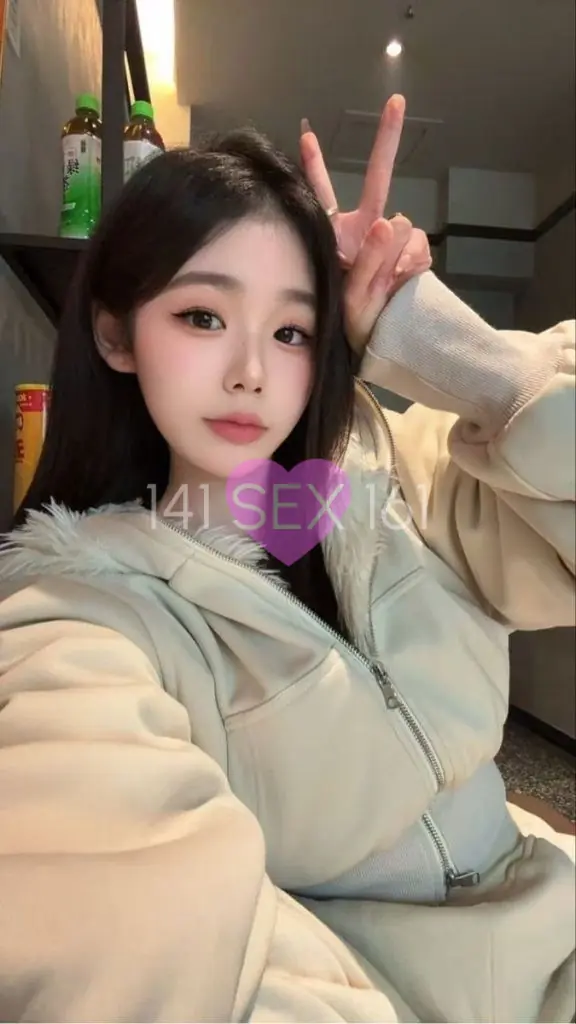 Baoer, Age: 18, Height: 168 cm, Parameters: 33-24-34