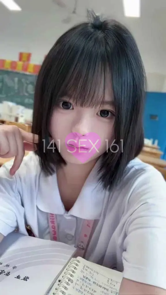 Baoer, Age: 18, Height: 165 cm, Parameters: 32-24-34