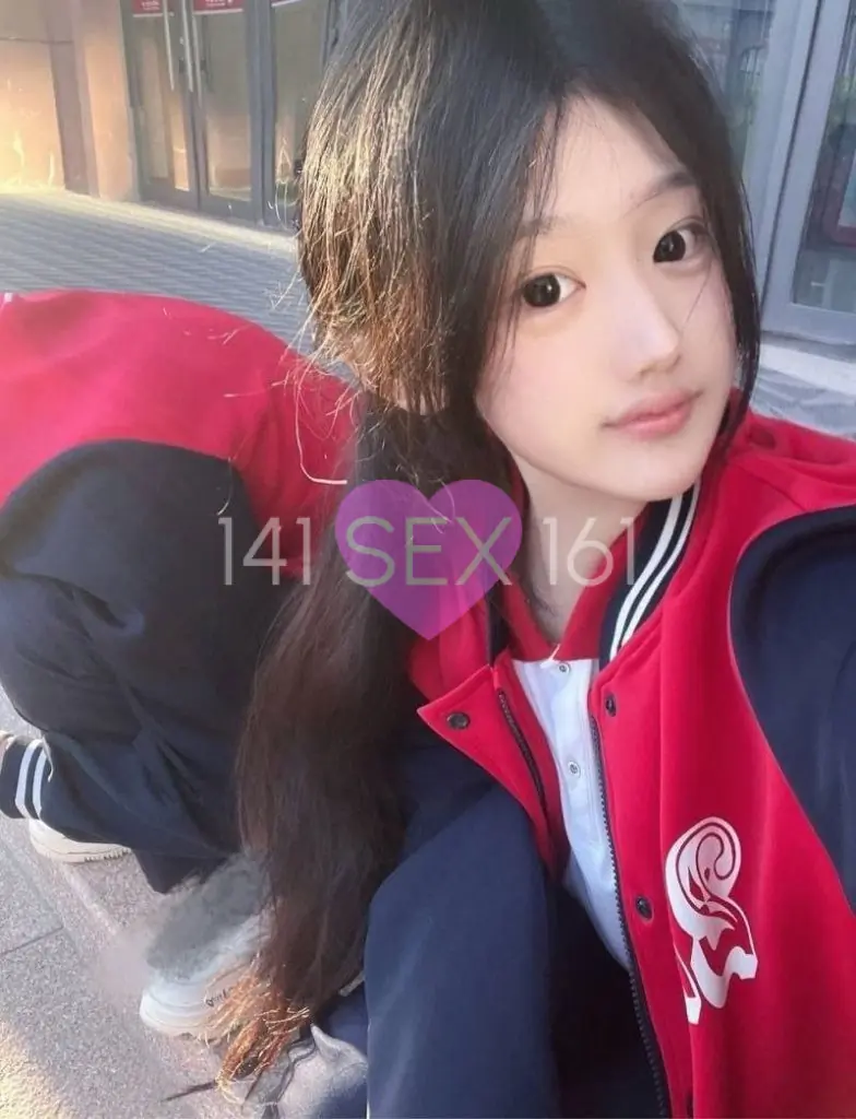 Baoer, Age: 18, Height: 167 cm, Parameters: 32-24-34