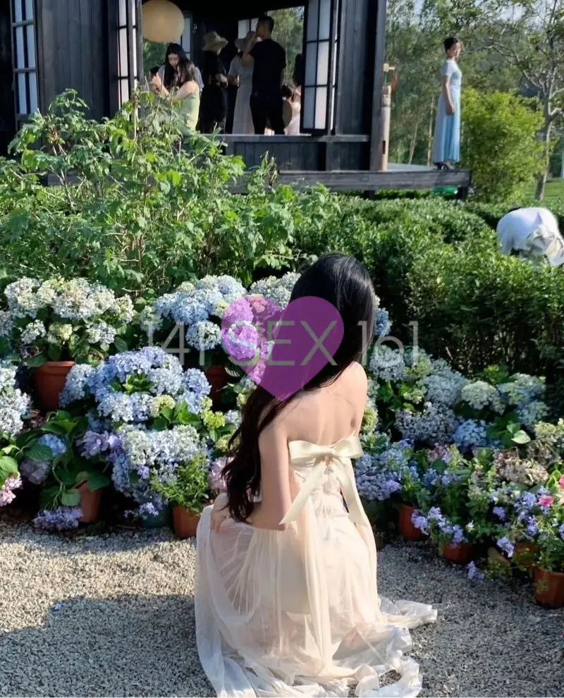 Baoer, Age: 21, Height: 172 cm, Parameters: 34-24-35