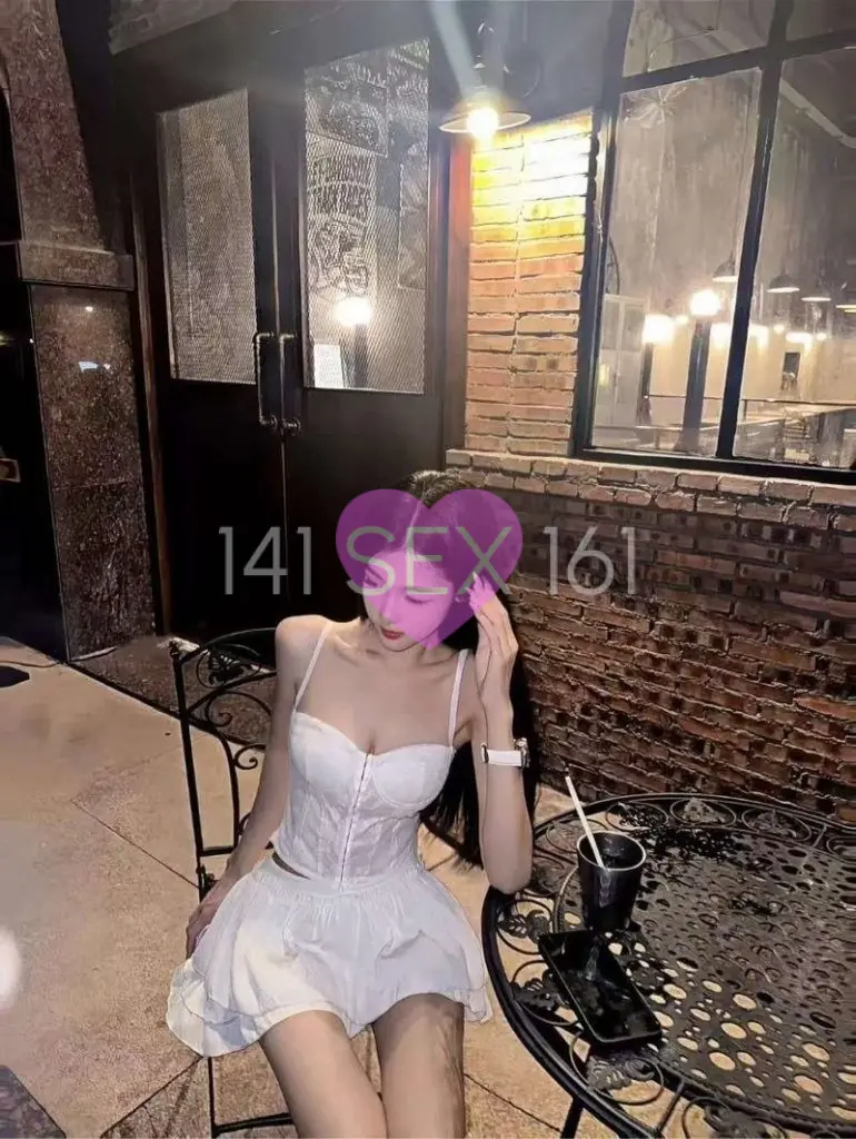 Baoer, Age: 21, Height: 172 cm, Parameters: 32-24-34