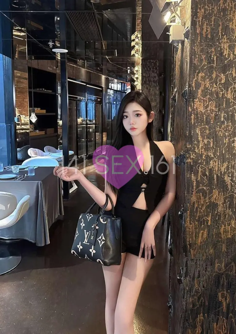 角度, 年龄: 23, 身高: 165