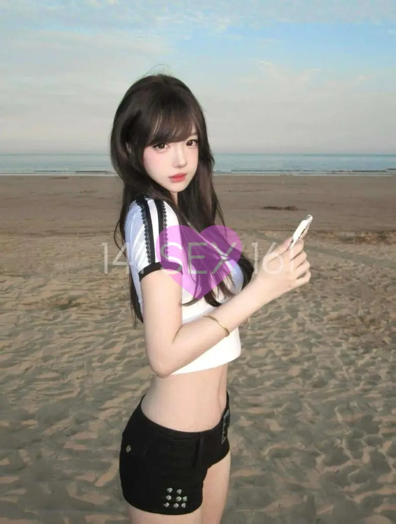 Baoer, Age: 19, Height: 168 cm, Parameters: 33-23-34