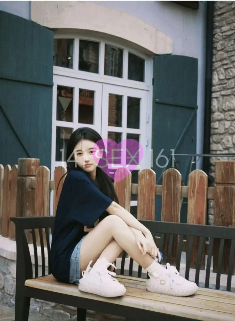 Baoer, Age: 18, Height: 167 cm, Parameters: 32-24-34