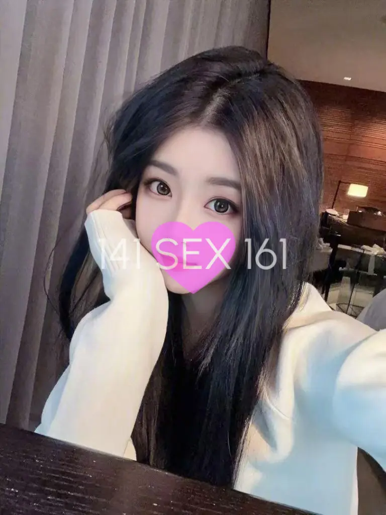 角度, 年龄: 22, 身高: 160