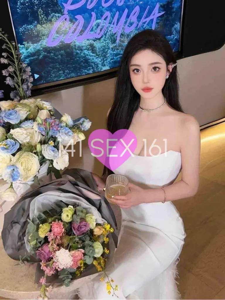 角度, 年龄: 23, 身高: 170