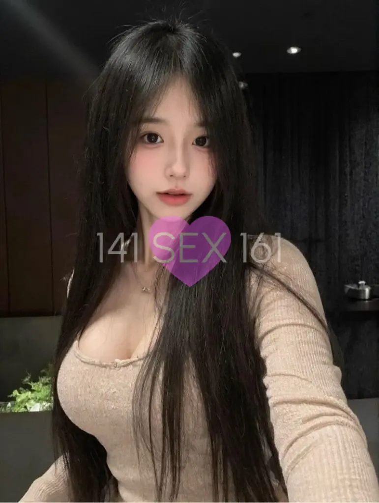 Baoer, Age: 19, Height: 168 cm, Parameters: 34-24-35