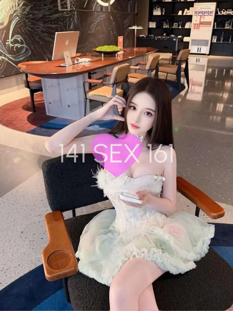 角度, 年龄: 22, 身高: 165