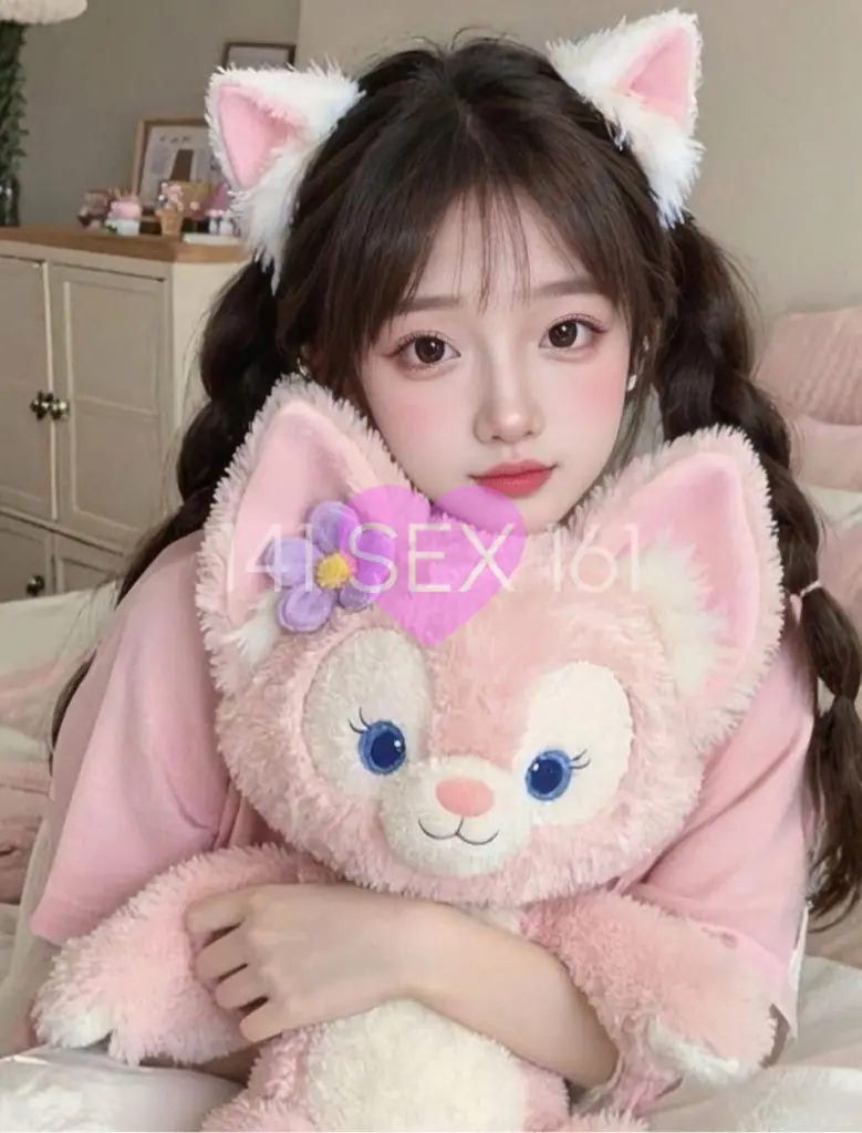 Baoer, Age: 18, Height: 155 cm, Parameters: 32-24-34