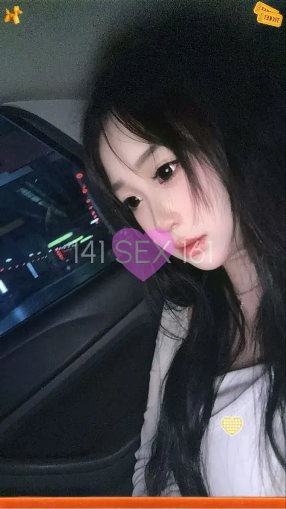 Baoer, Age: 20, Height: 174 cm, Parameters: 32-24-34
