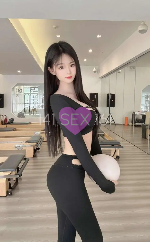Angle, Age: 22, Height: 165 cm, Parameters: 34C-24-36