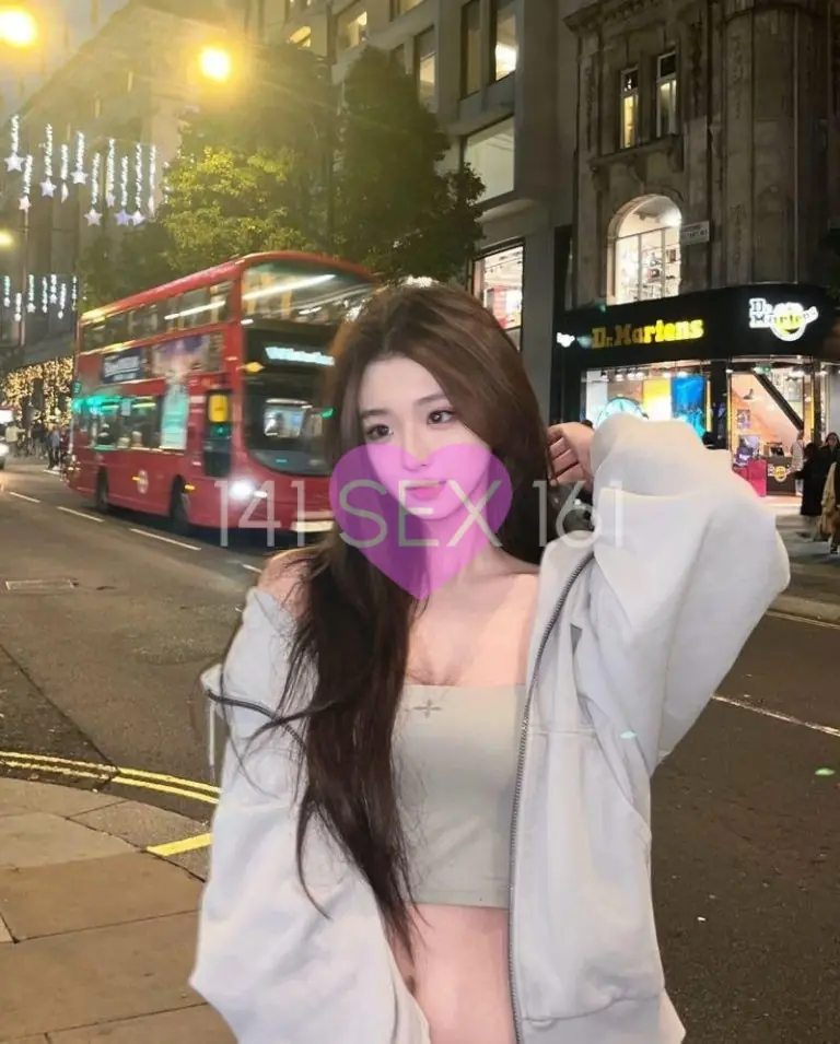 角度, 年龄: 22, 身高: 165