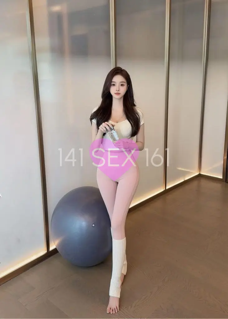Angle, Age: 23, Height: 165 cm, Parameters: 34C-24-35