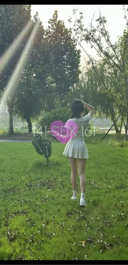 Baoer, Age: 19, Height: 171 cm, Parameters: 32-23-34