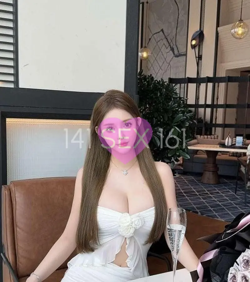CcCc, Age: 21, Height: 163 cm, Parameters: 43AA - 23 - 35
