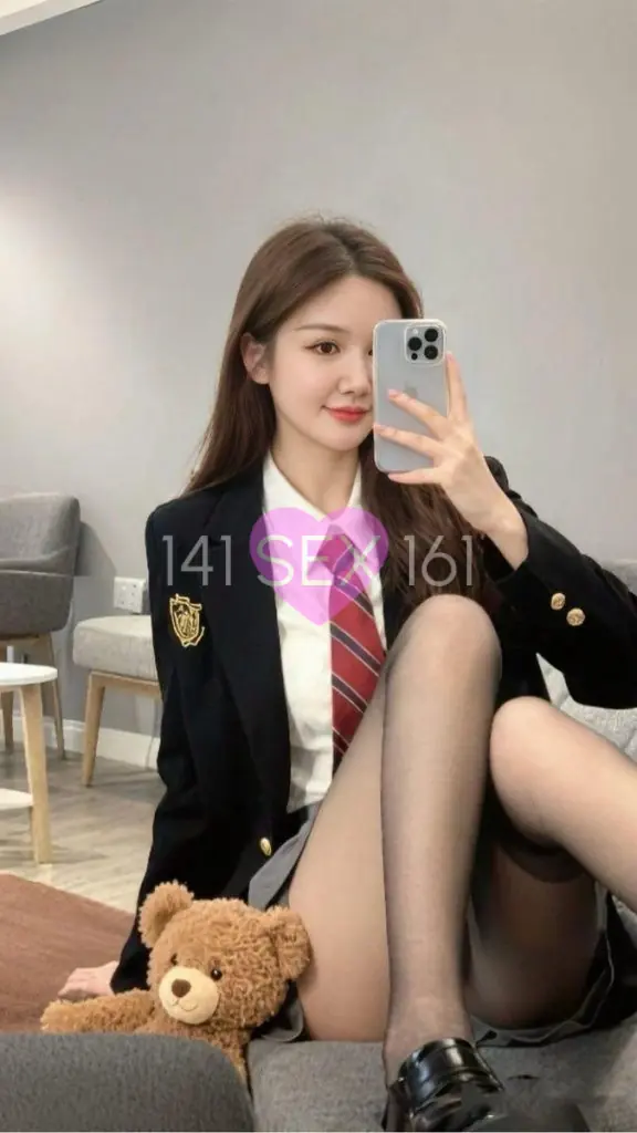 chuling, Age: 18, Height: 169 cm, Parameters: 34-24-35