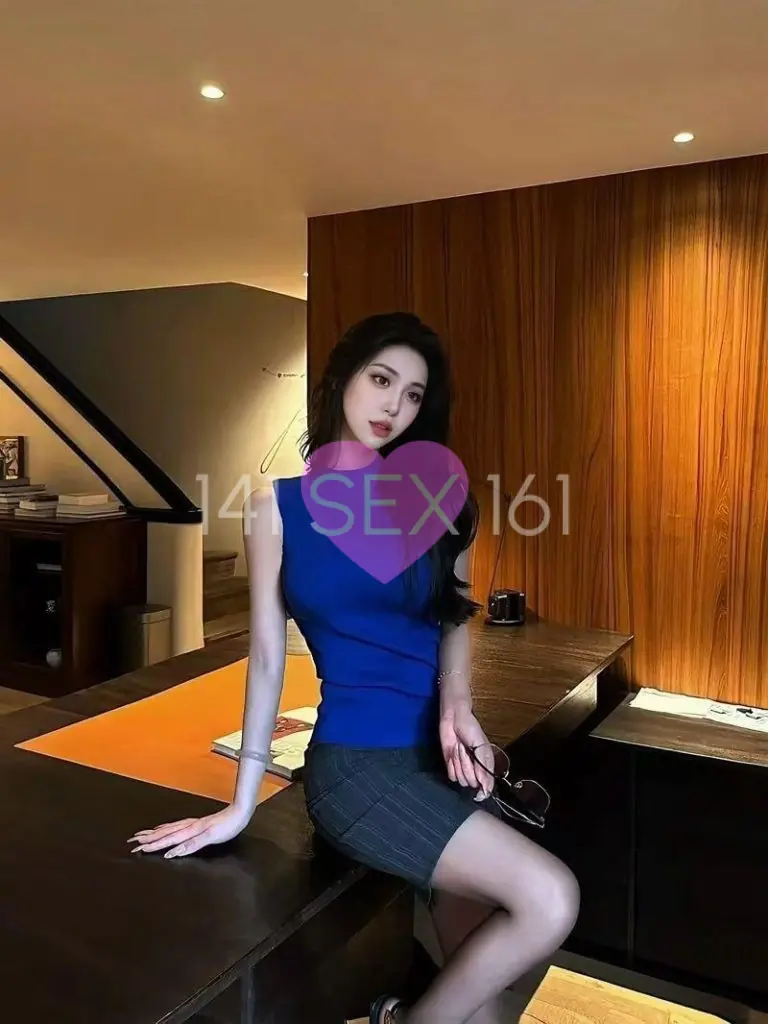 Elena, Age: 26, Height: 176 cm, Parameters: 34-24-35