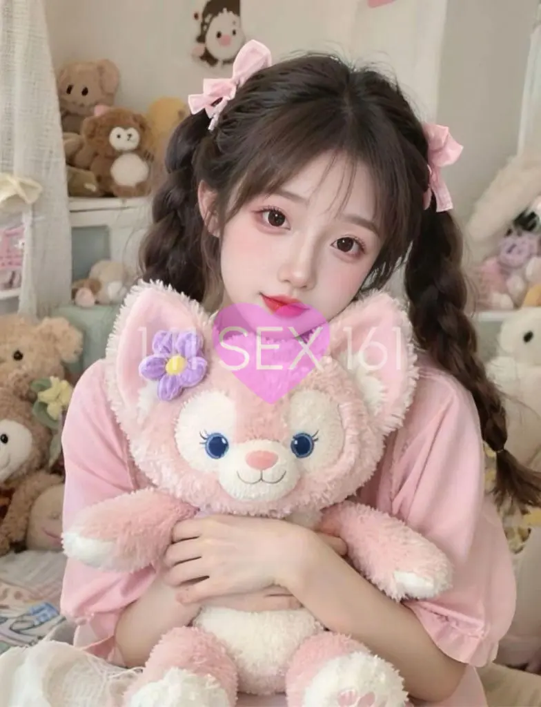 hexing, Age: 20, Height: 174 cm, Parameters: 32-24-34