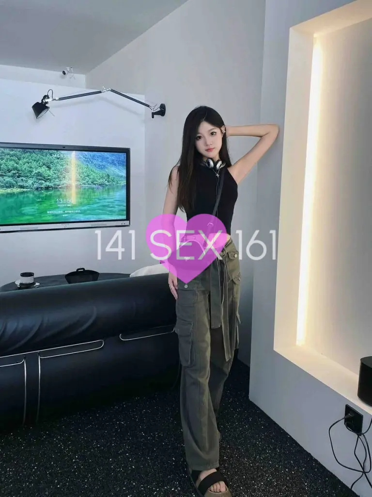 嘉陵, 年龄: 19, 身高: 173