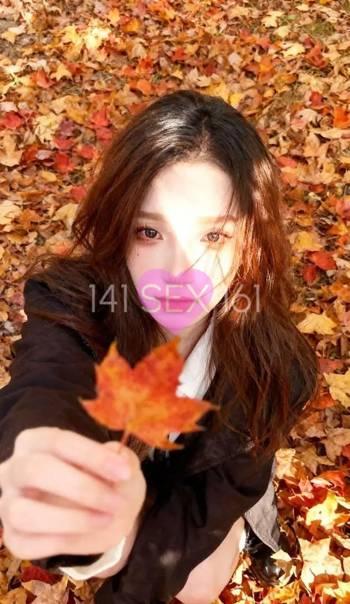 女性, 年龄: 19, 身高: 162