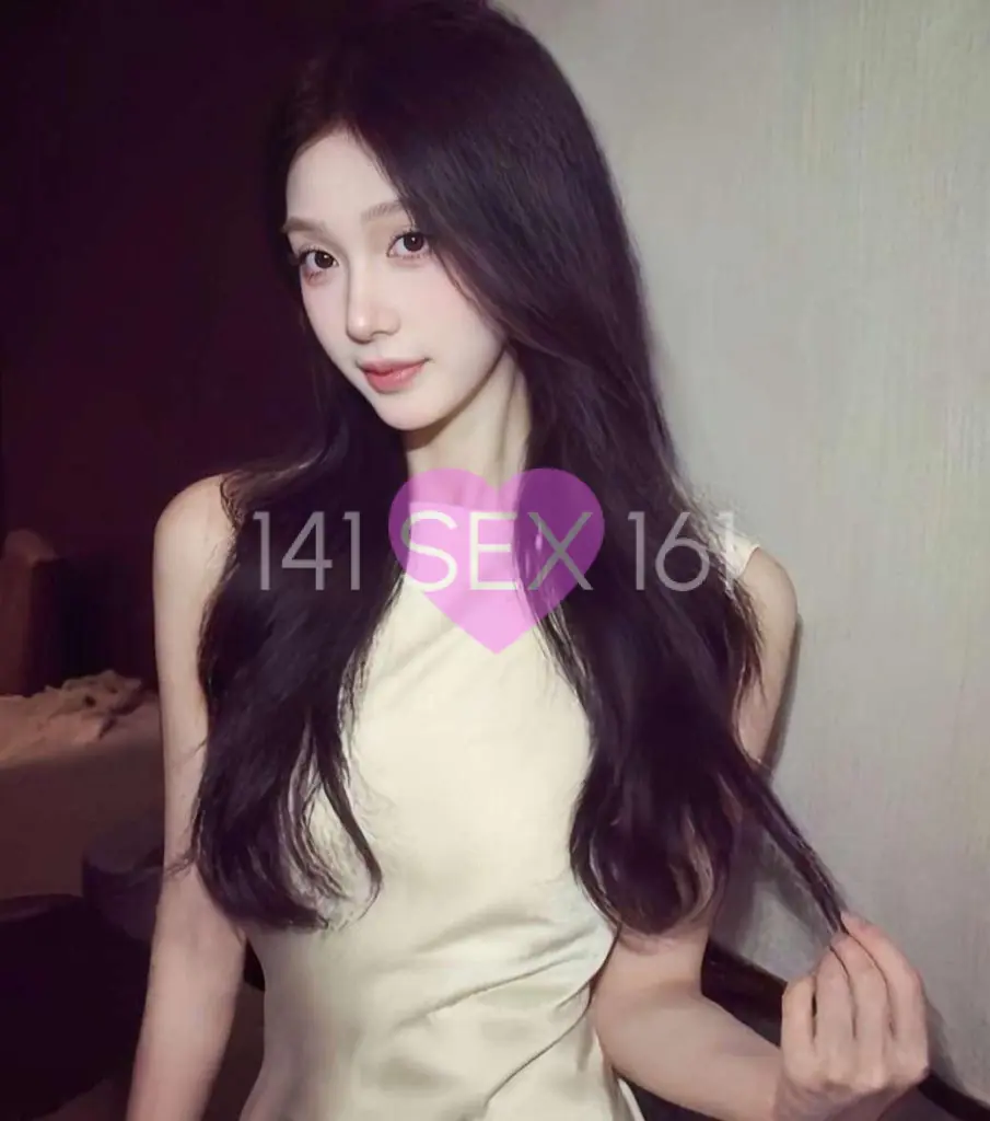 junjing, Age: 20, Height: 166 cm, Parameters: 32-23-34