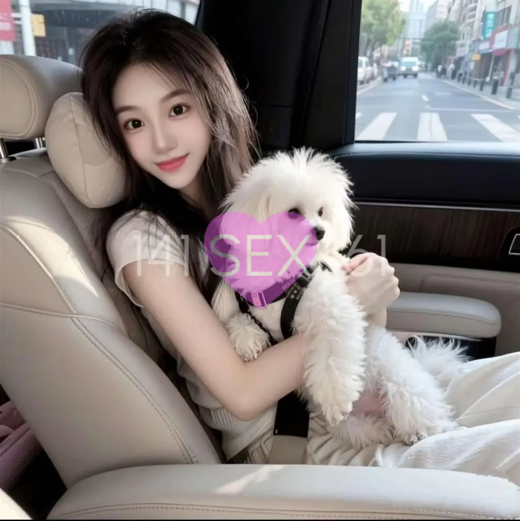kening, Age: 20, Height: 160 cm, Parameters: 32B-24-34