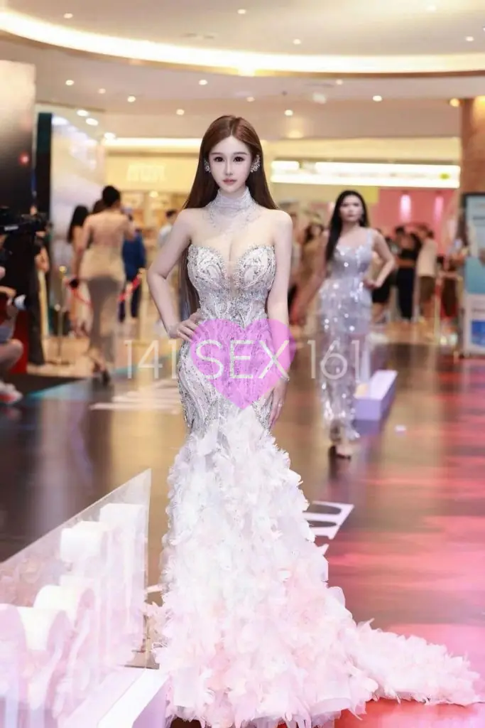 lanlu, Age: 31, Height: 160 cm, Parameters: 34-24-34