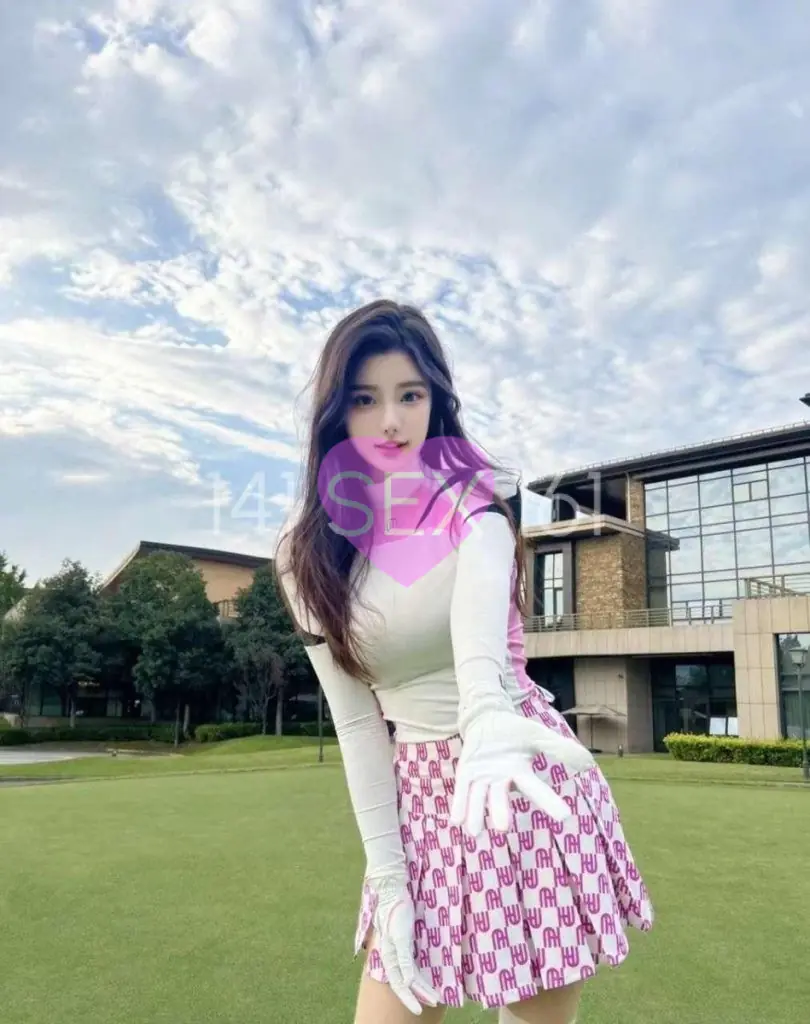 lanxi, Age: 22, Height: 166 cm, Parameters: 34-24-36