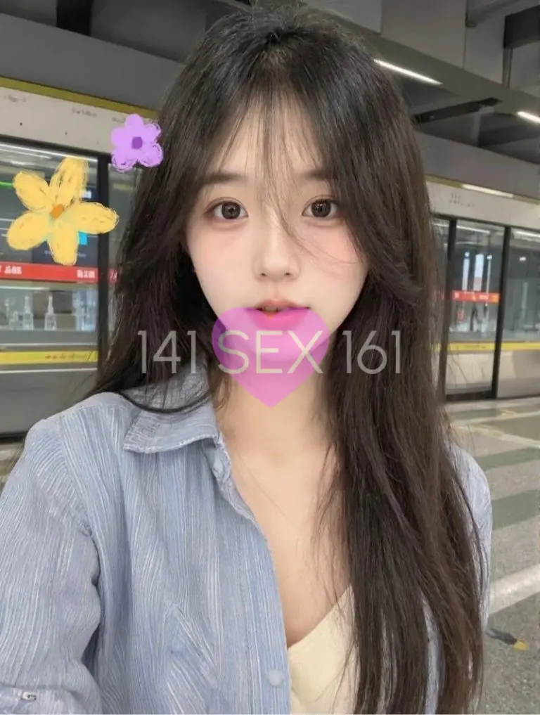 蓝烟, 年龄: 21, 身高: 179