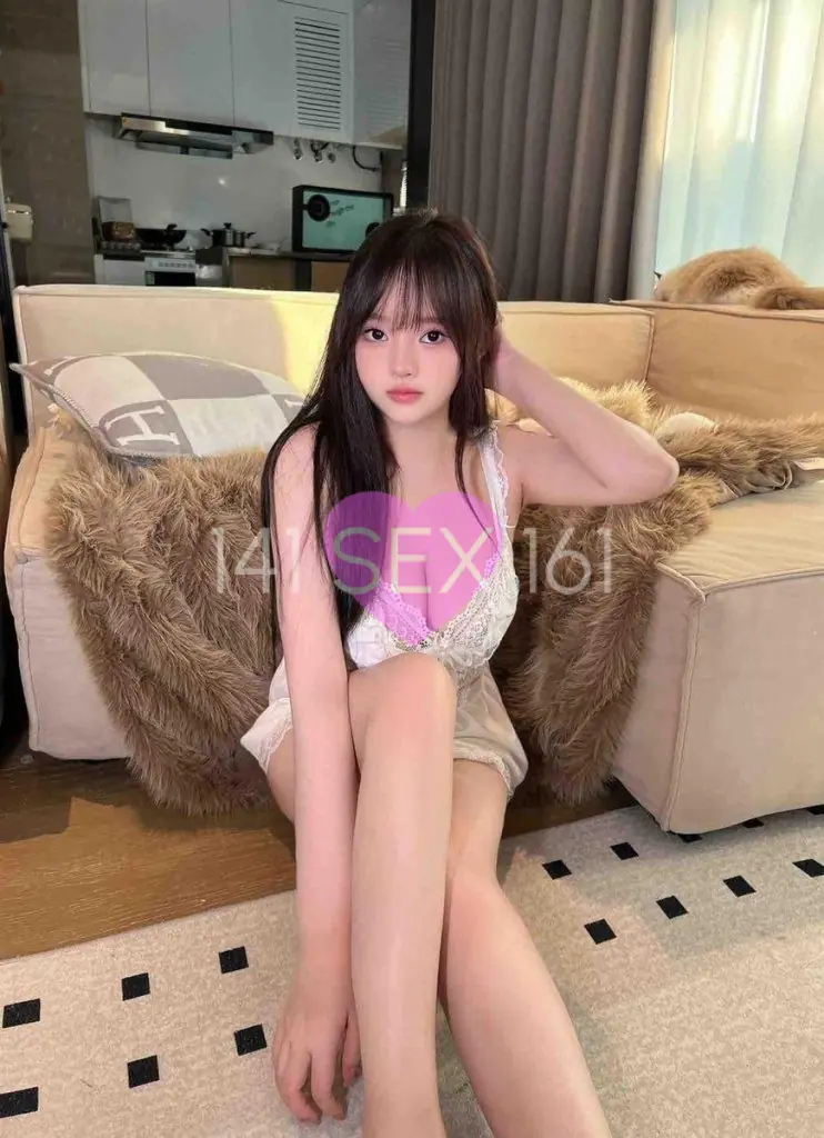 linger, Age: 21, Height: 169 cm, Parameters: 34-24-36