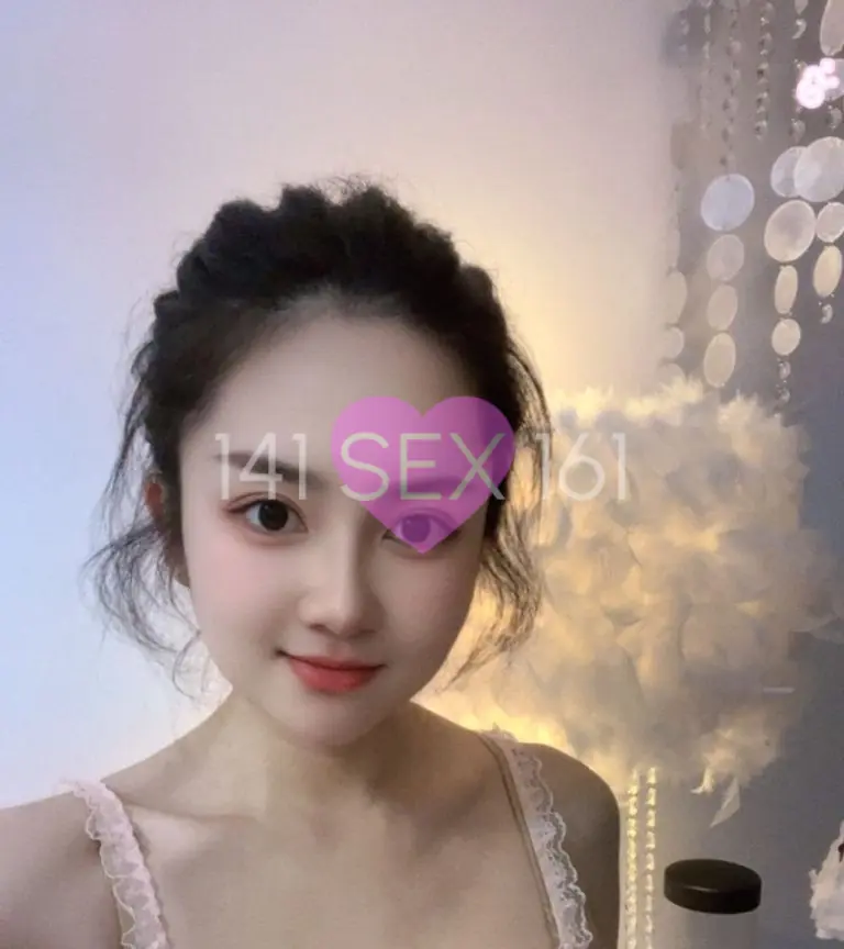 Lisa, Age: 25, Height: 162