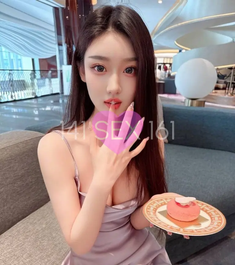 阿干莲, 年龄: 22, 身高: 168