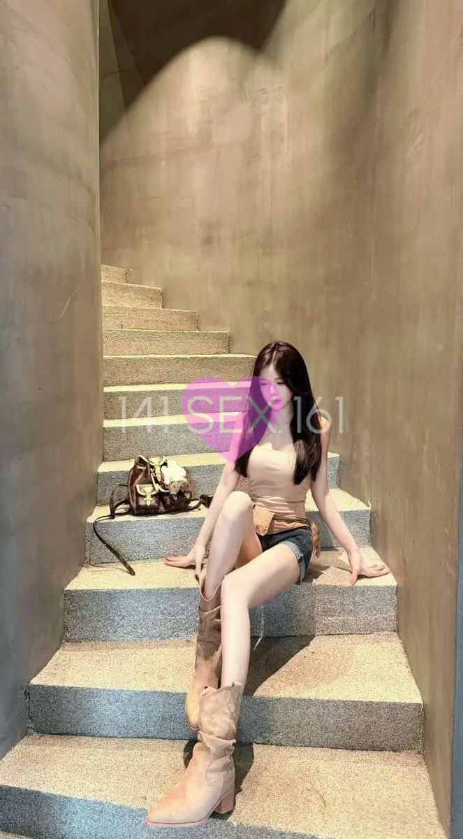 luoqing, 年龄: 18, 身高: 168