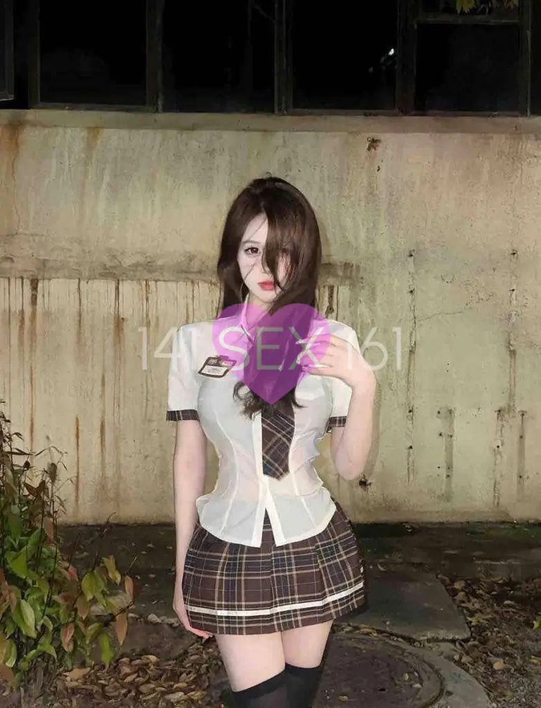 mengjie, 年龄: 20, 身高: 173 厘米, 三围: 33-24-35