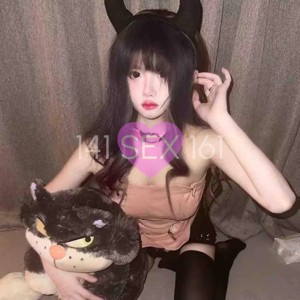 muxue, Age: 21, Height: 162 cm, Parameters: 32-24-34