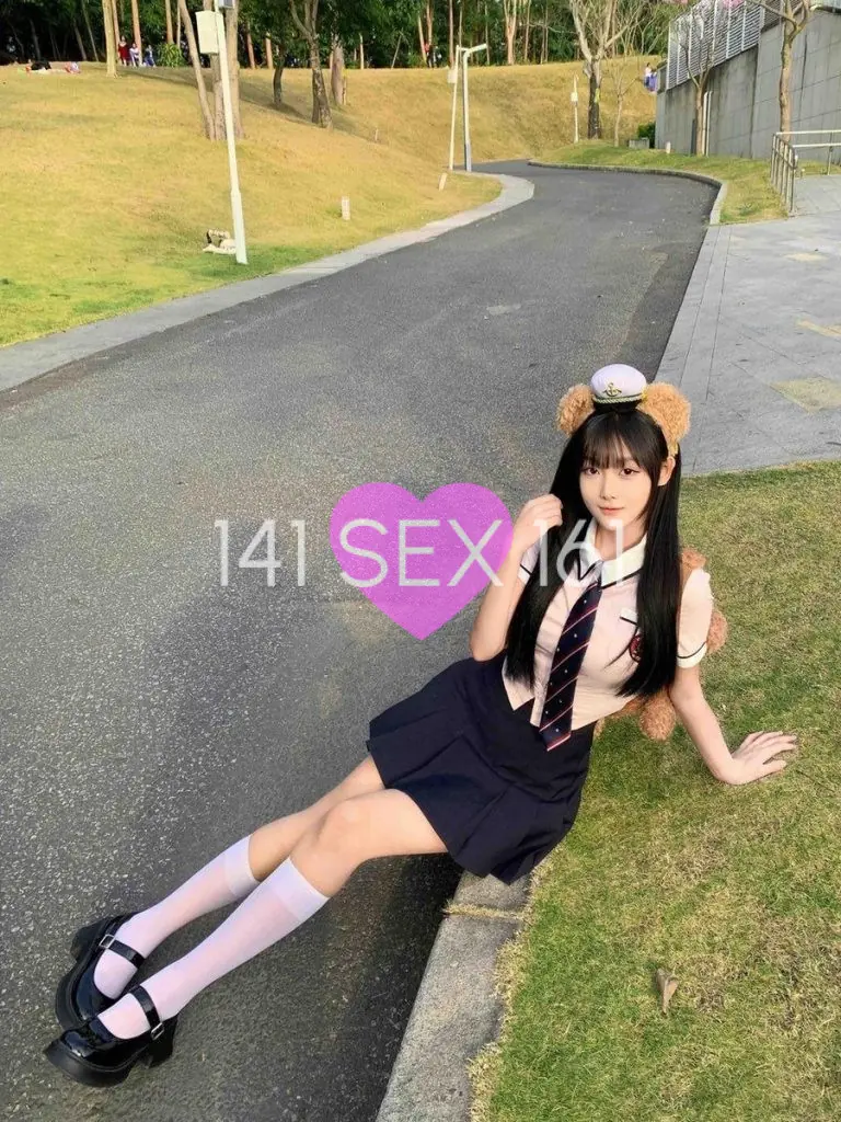 看, 年龄: 22, 身高: 172
