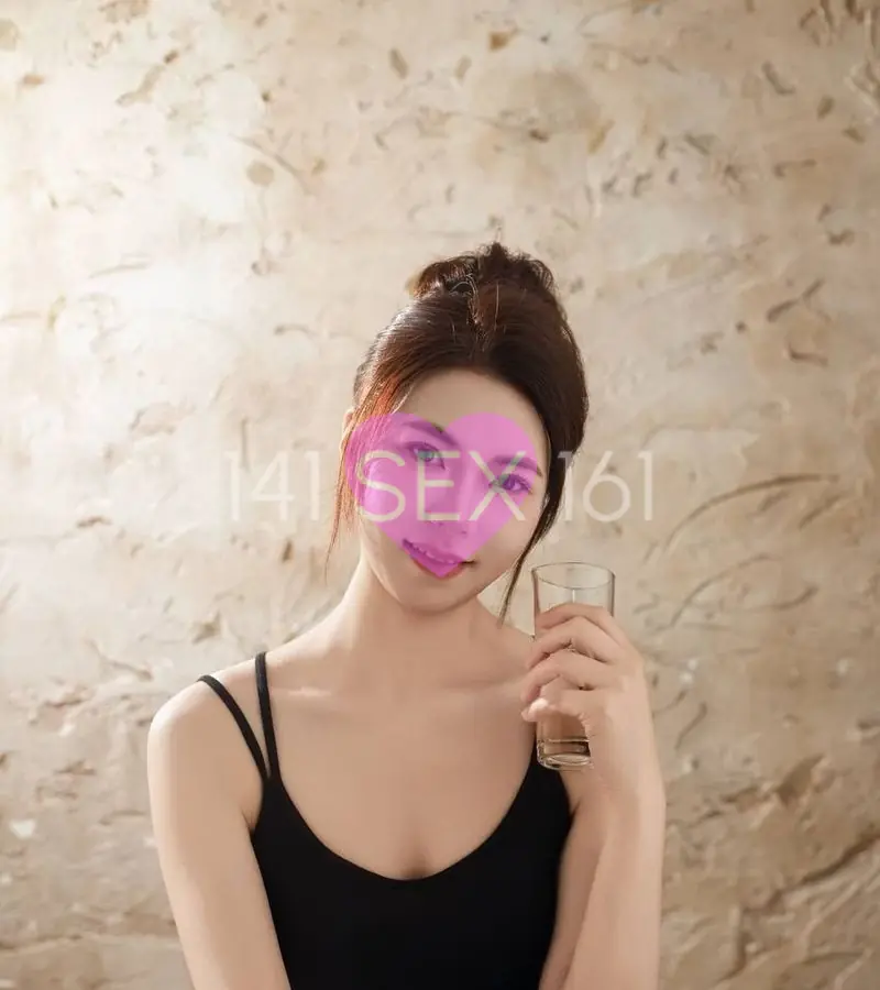 Nana, Age: 25, Height: 160 cm, Parameters: 75C - 24 - 75