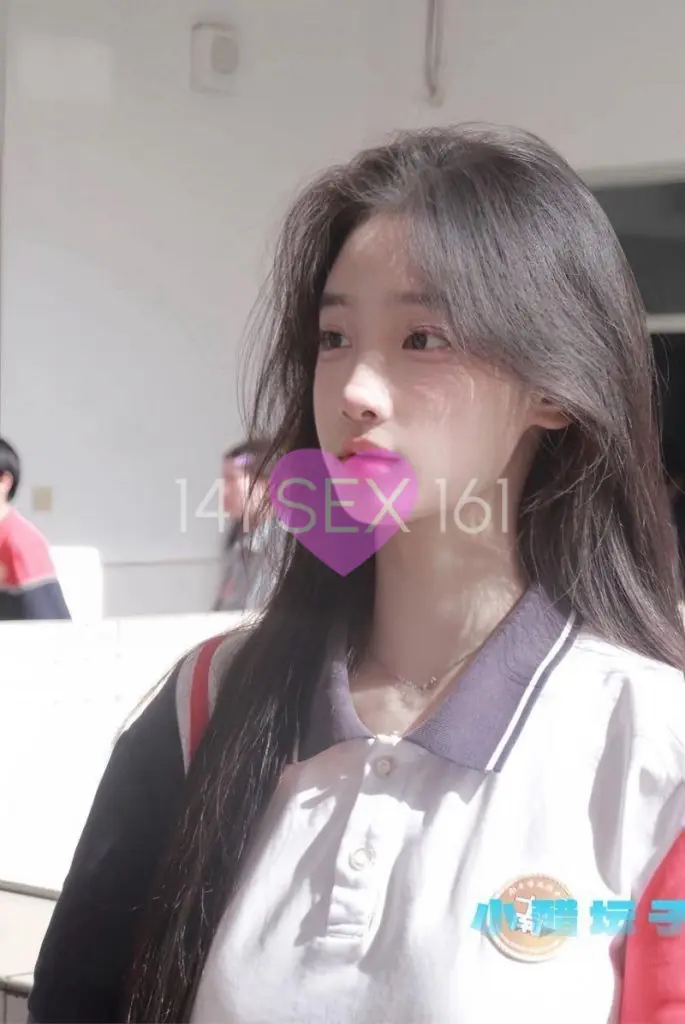 nanting, Age: 21, Height: 164 cm, Parameters: 32-24-34