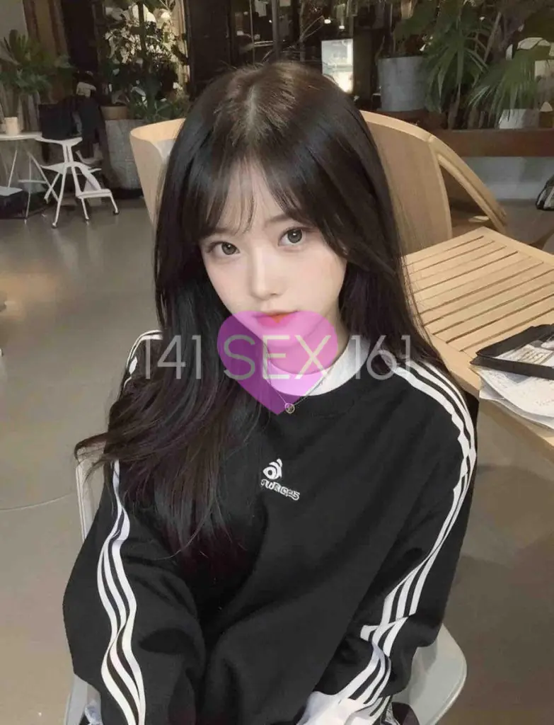qianyang, Age: 21, Height: 171 cm, Parameters: 33-24-34