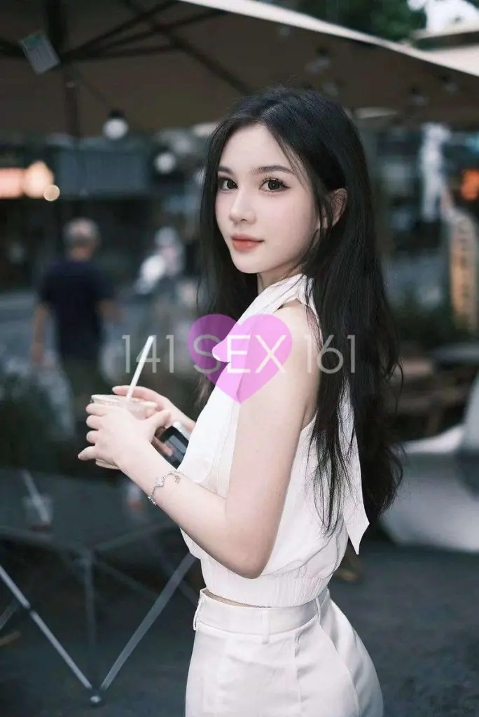 ruoqing, 年龄: 18, 身高: 176 厘米, 三围: 34-24-34