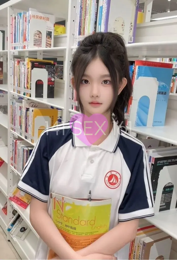 婴儿, 年龄: 18, 身高: 160 厘米, 三围: 31-24-34