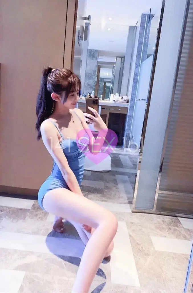 xiyin, Age: 20, Height: 174 cm, Parameters: 34-24-35