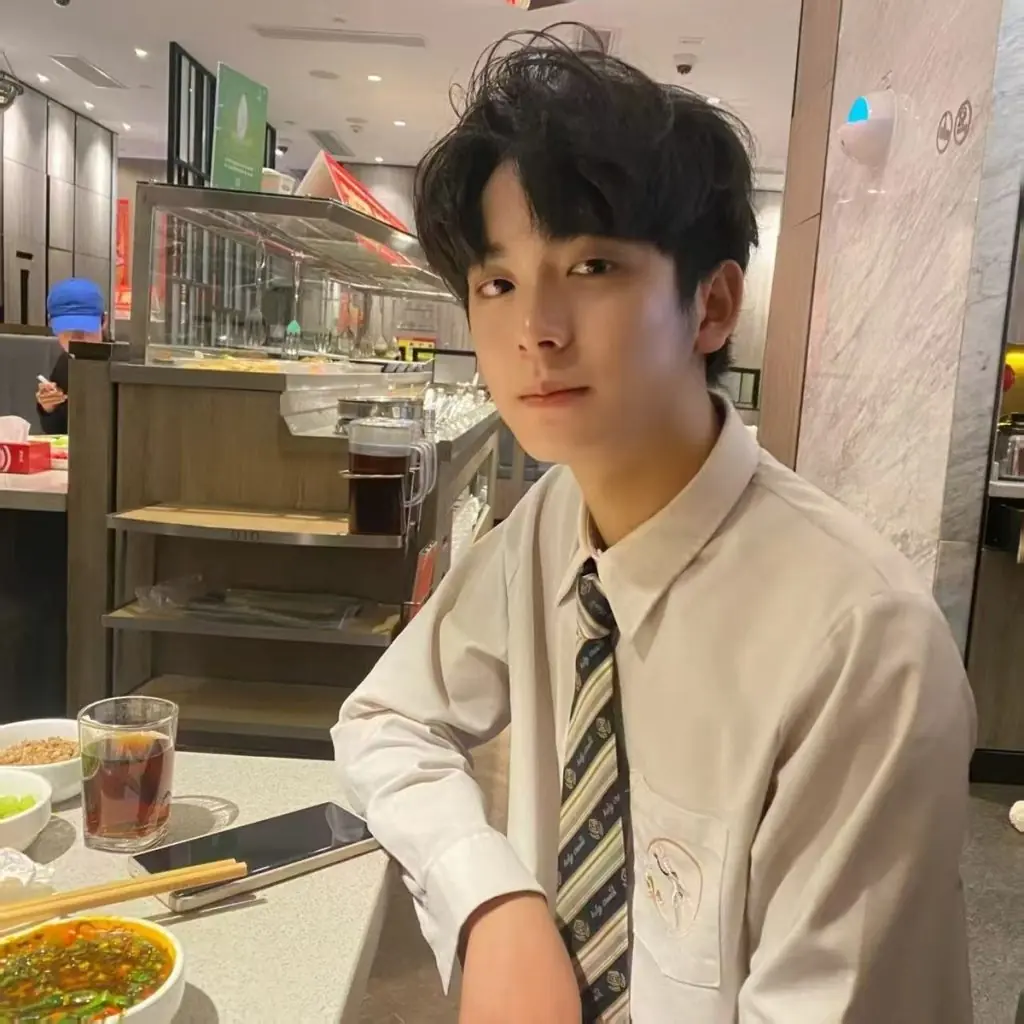 XR, Age: 28, Height: 182 cm, Parameters: 38-30-36