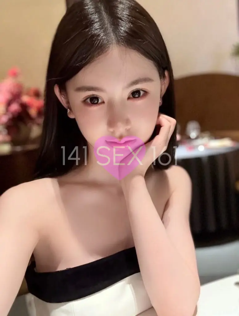 baby, Age: 19, Height: 168 cm, Parameters: 32-24-34 (approx., inches)