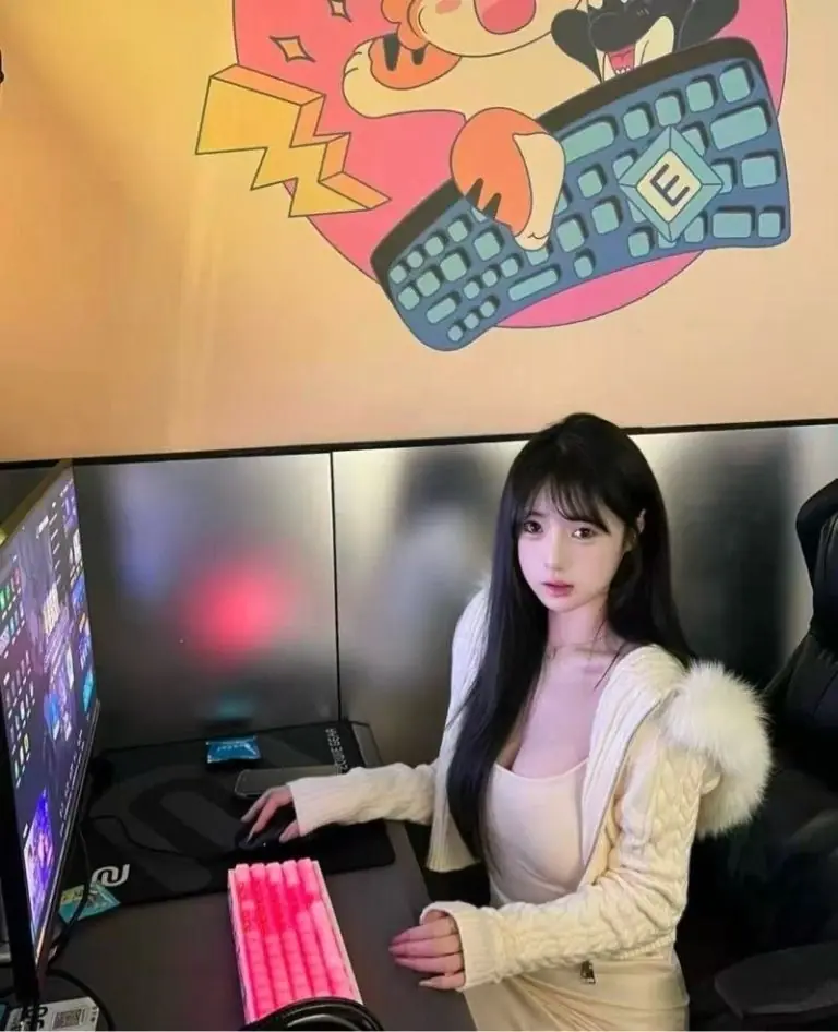 婴儿, 年龄: 19, 身高: 165