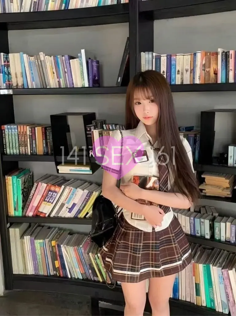 婴儿, 年龄: 18, 身高: 165