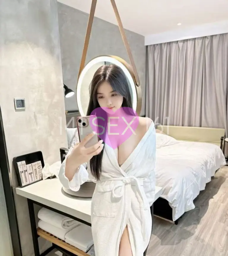 Lily, Age: 20, Height: 160